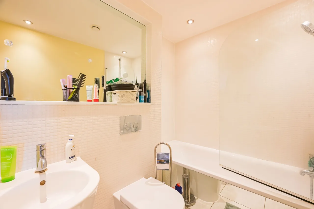 Flat 1003, 35 Indescon Square, London, photo 6