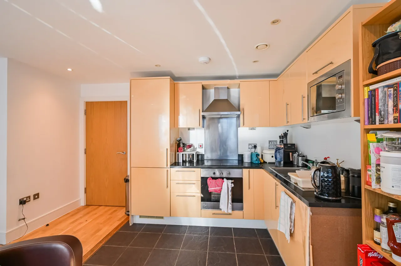 Flat 1003, 35 Indescon Square, London, photo 2