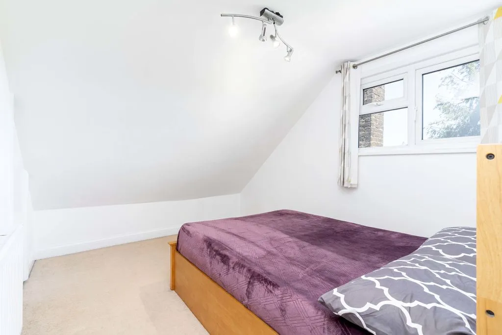 Smitham Downs Road, Purley CR8 4NA, photo 17