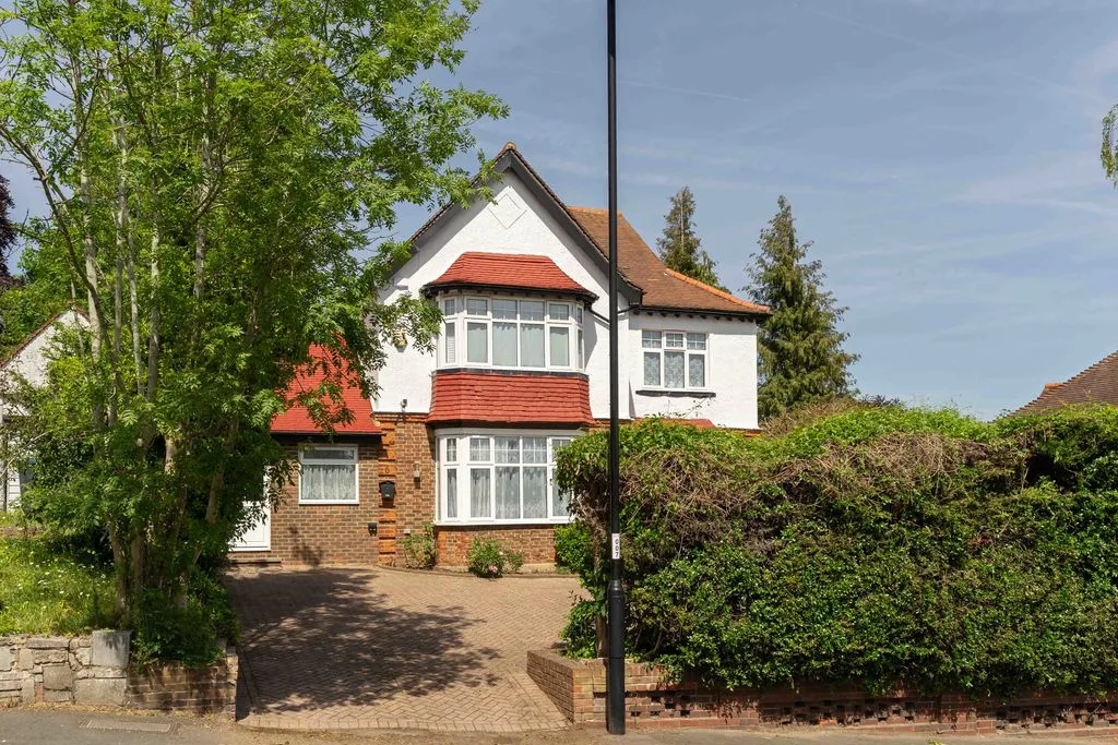 6 bed house for sale — Smitham Downs Road, Purley CR8 4NA