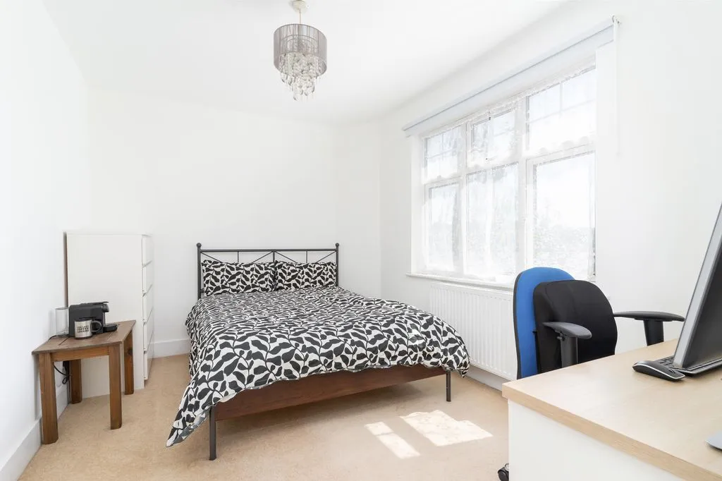 Smitham Downs Road, Purley CR8 4NA, photo 13