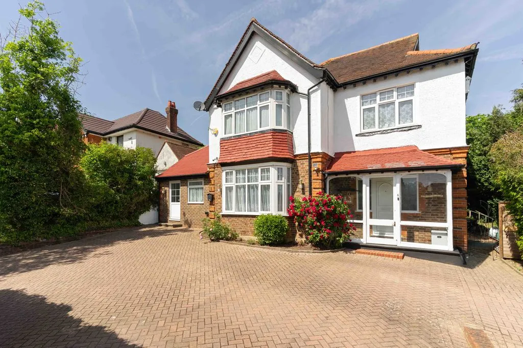 Smitham Downs Road, Purley CR8 4NA, photo 23