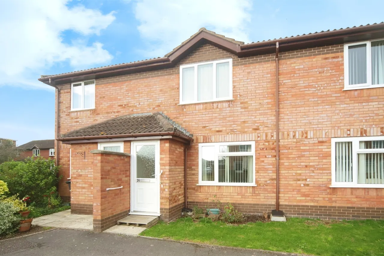 2 bed flat for sale, Langham Gardens, Taunton, TA1