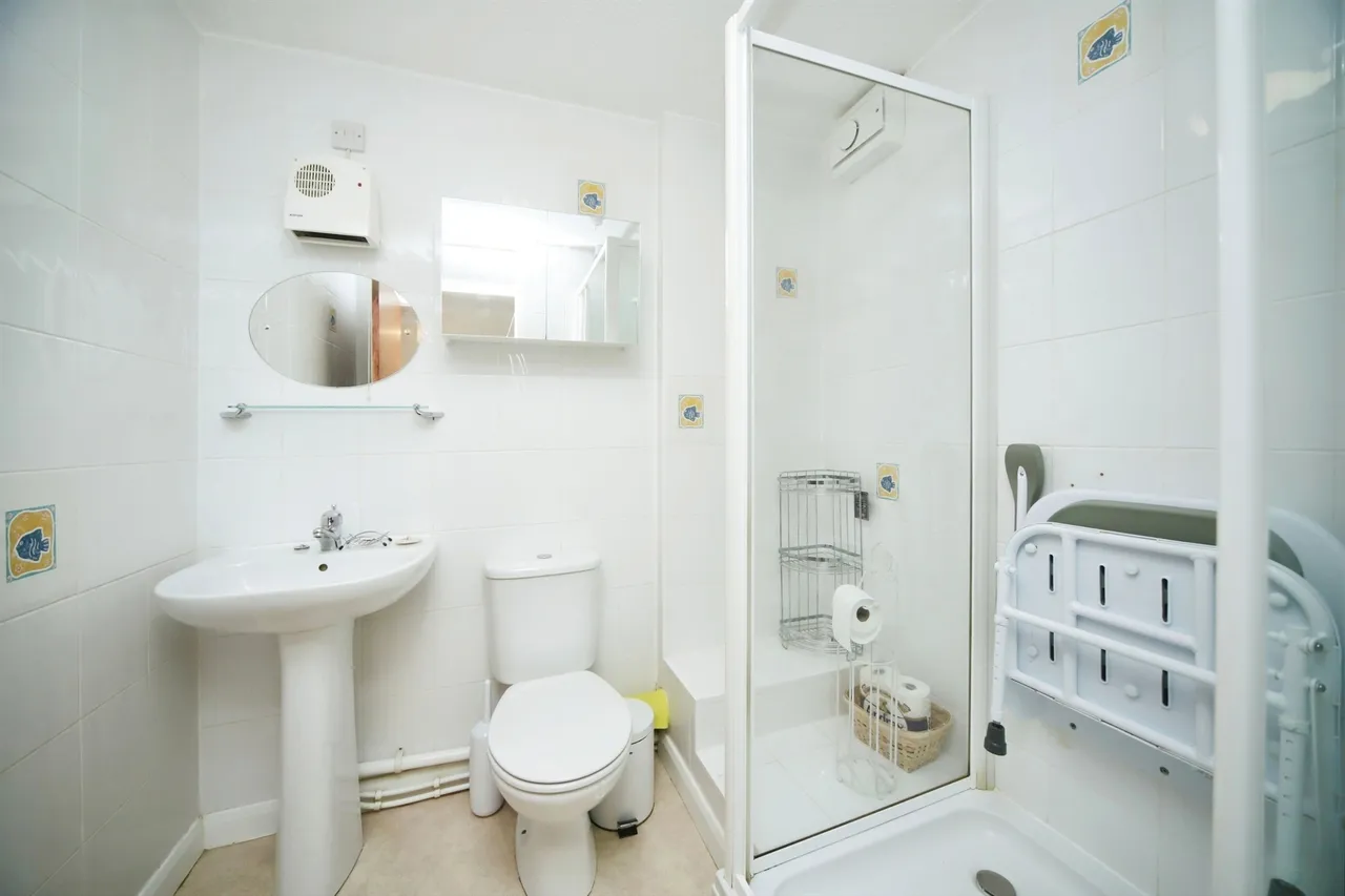 Langham Gardens, Taunton, TA1, photo 14