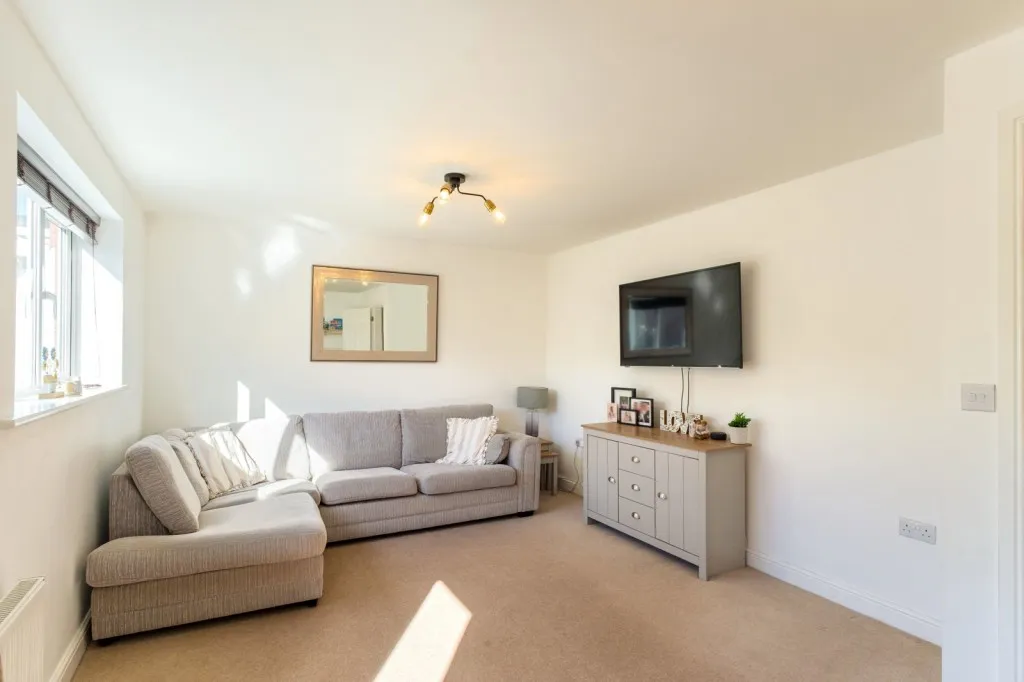 Jackson Crescent, East Leake, LE12, photo 4