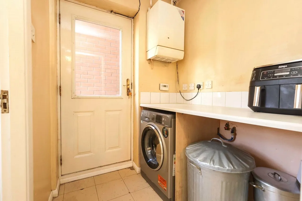 Small Close, Smethwick, B67, photo 10