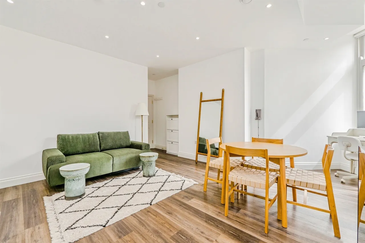 1 bed flat for sale — Sophia Close, Cardiff