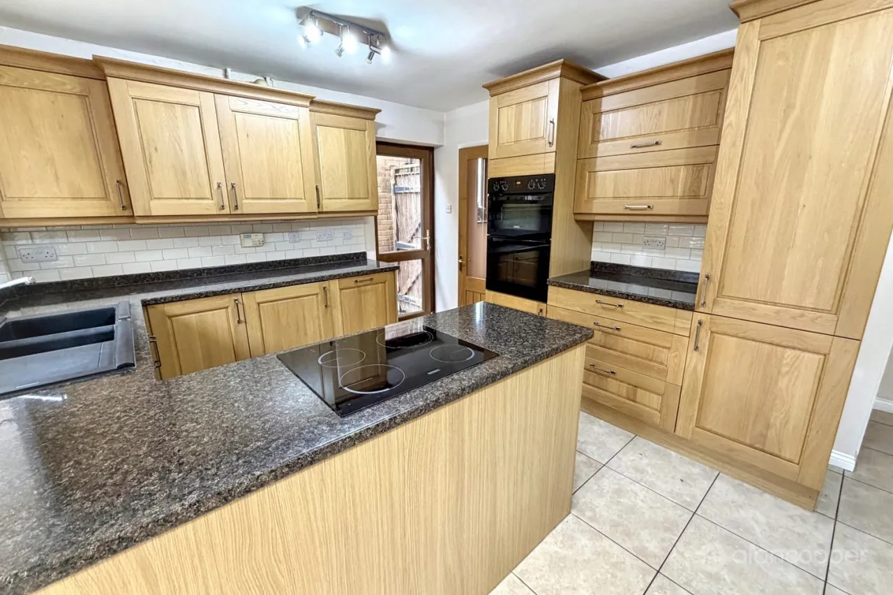 Falcon Close, Thornhill, CV11, photo 9