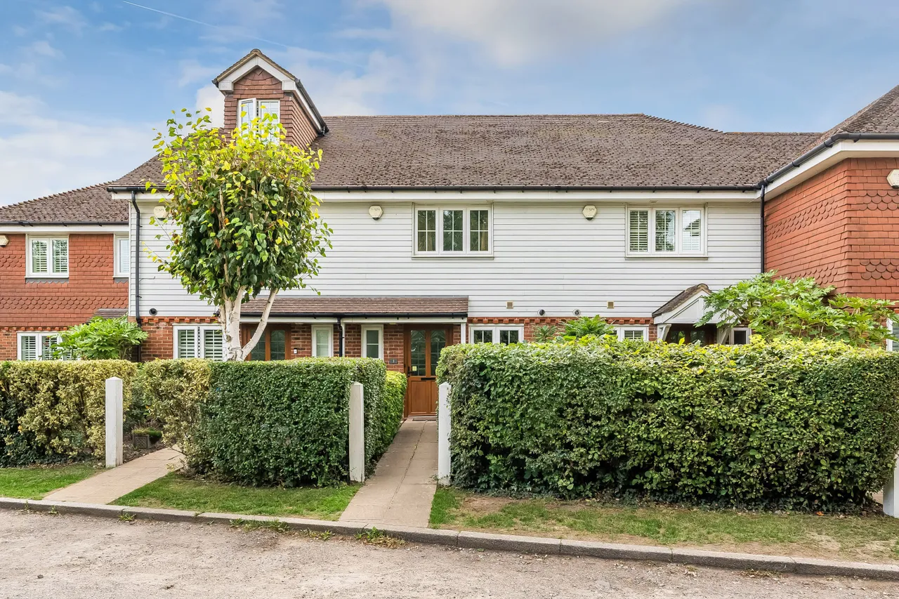 3 bed property for sale, Limetree Mews, Tatsfield Nr Westerham, TN16