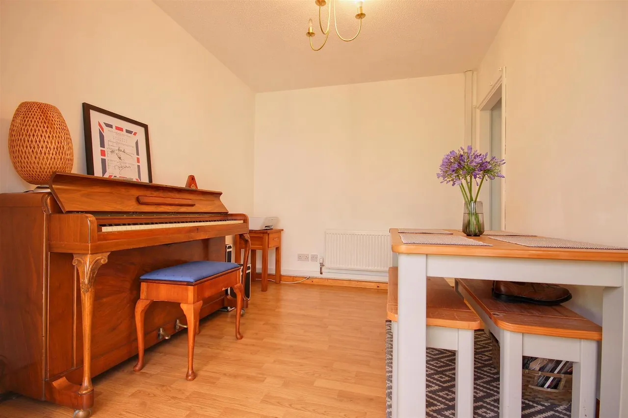 Beckside, Hornsea, photo 24