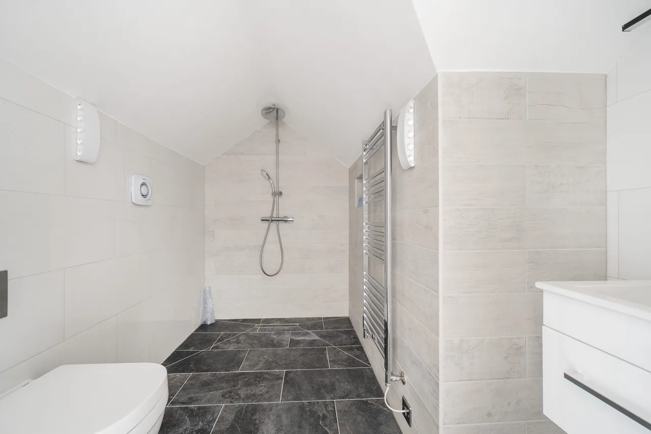 Acacia Wood Road, Hindhead, GU26, photo 14