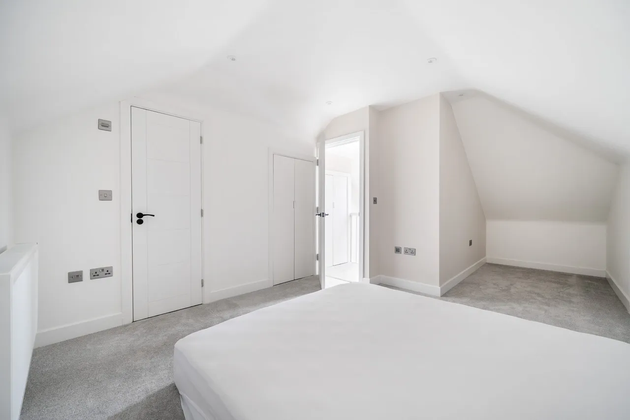 Acacia Wood Road, Hindhead, GU26, photo 13