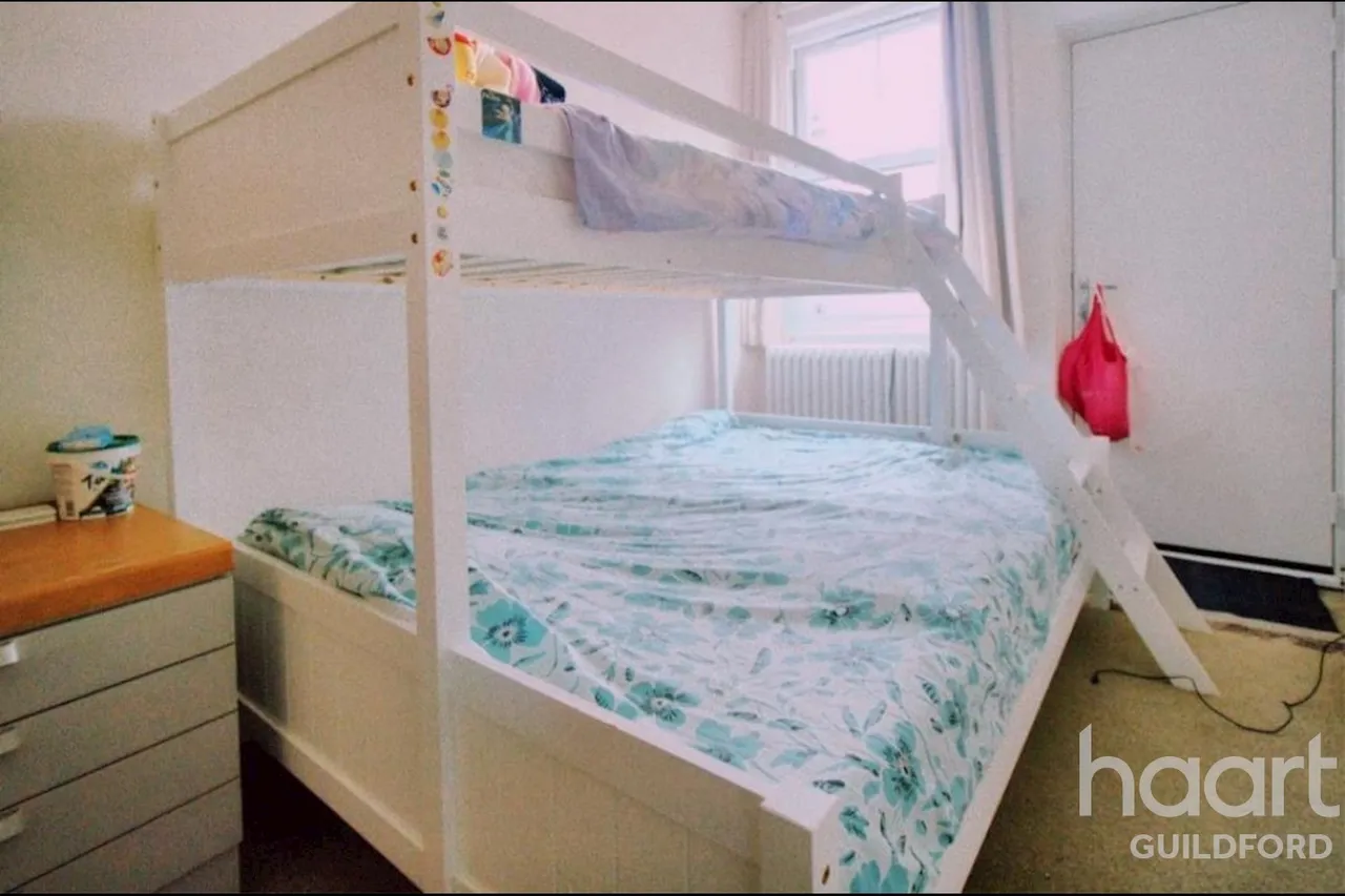 Baillie Road, GU1, photo 5