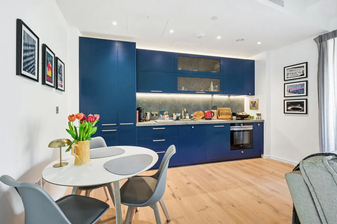 Orchard Place, London, E14, photo 2