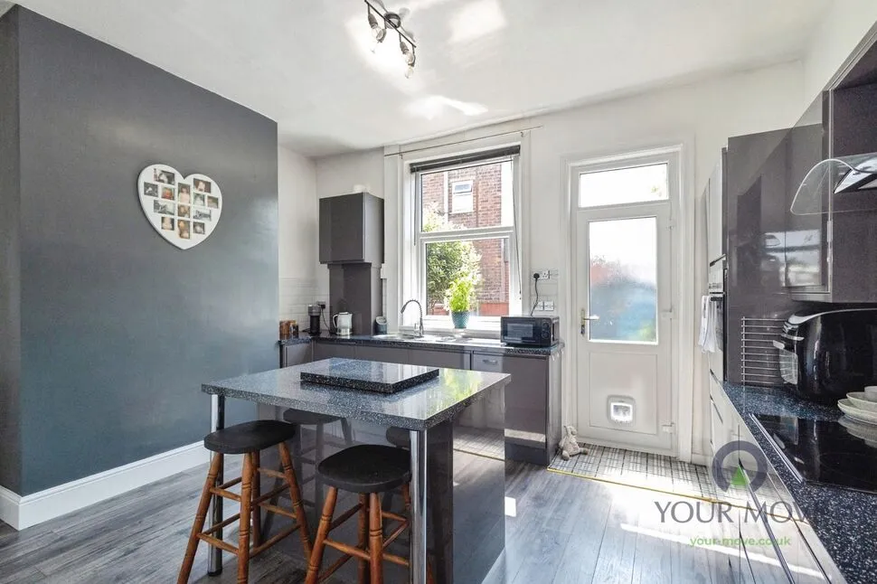 Rochdale Road, Shaw, Greater Manchester, OL2, photo 5