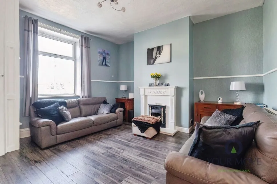 Rochdale Road, Shaw, Greater Manchester, OL2, photo 2