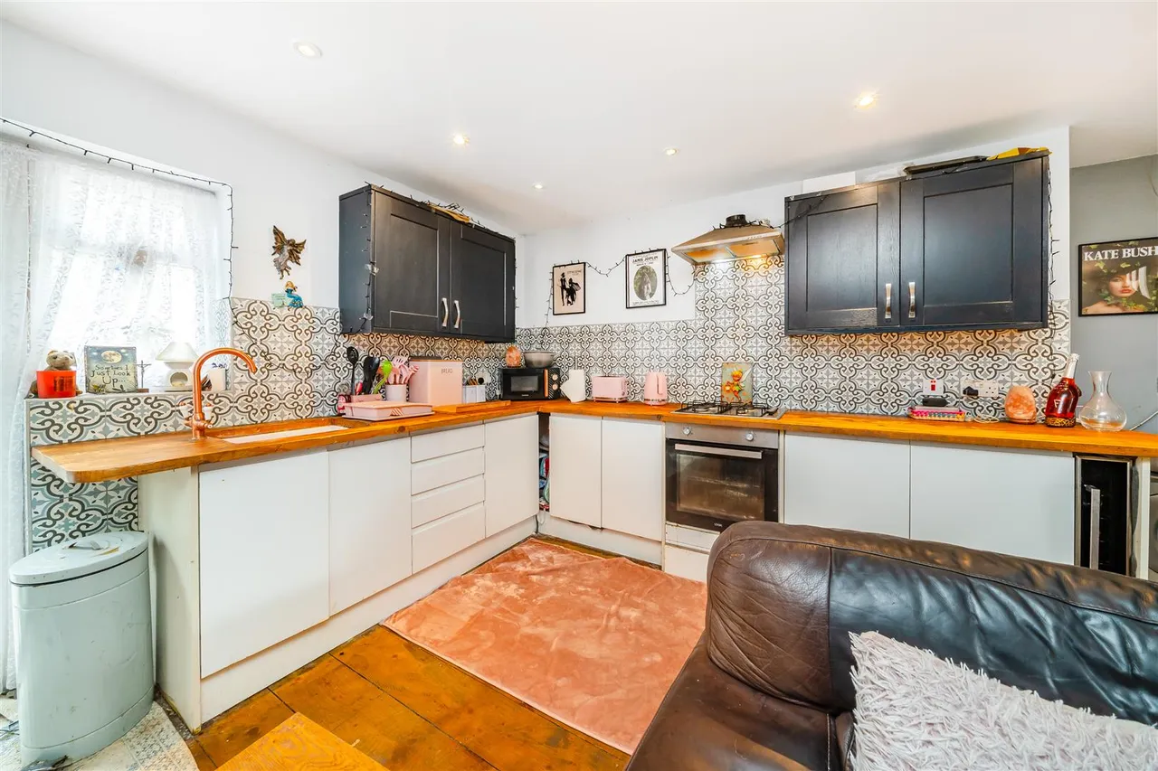 Bushey Close, Ickenham, UB10, photo 3