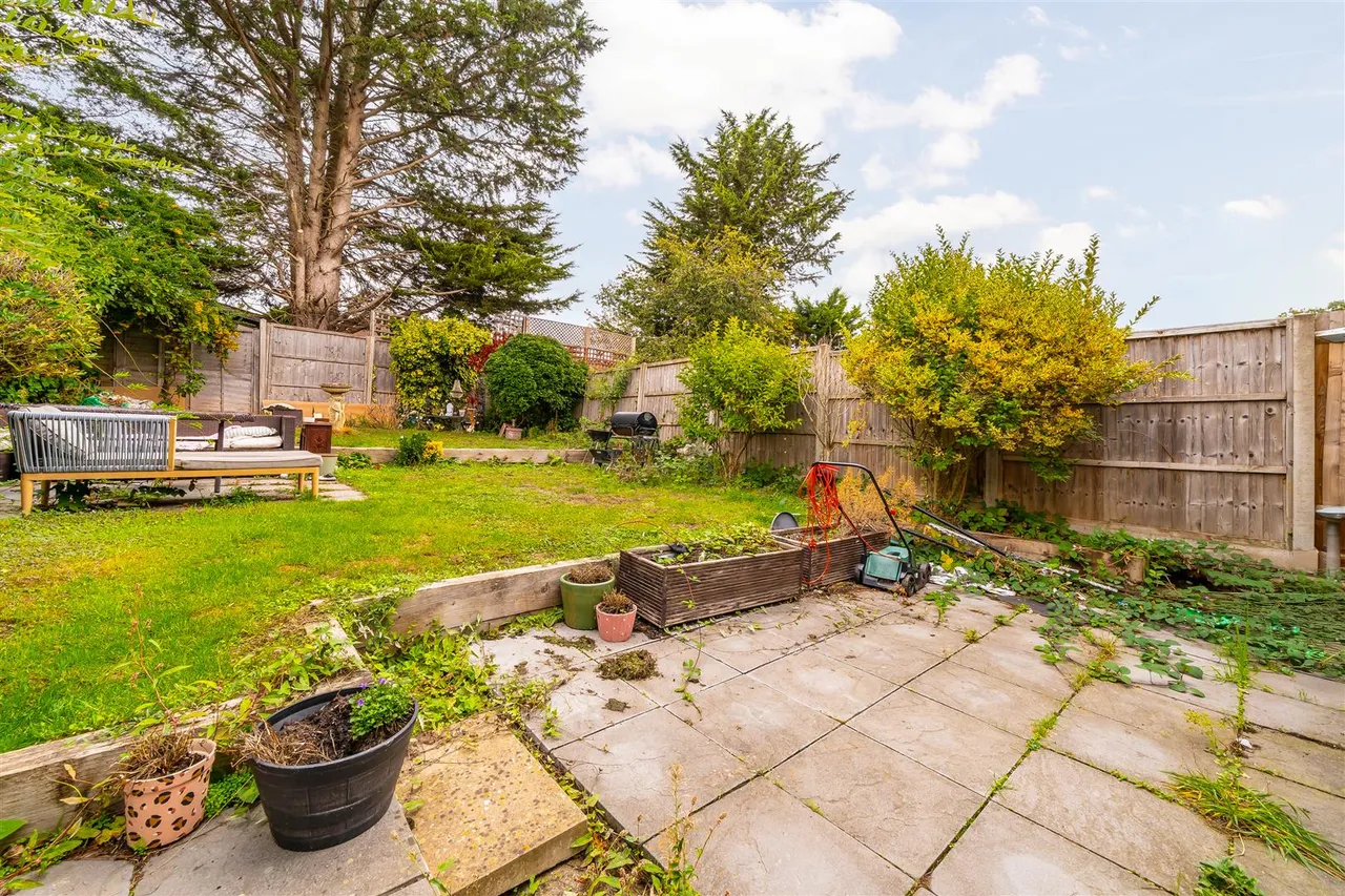 Bushey Close, Ickenham, UB10, photo 10