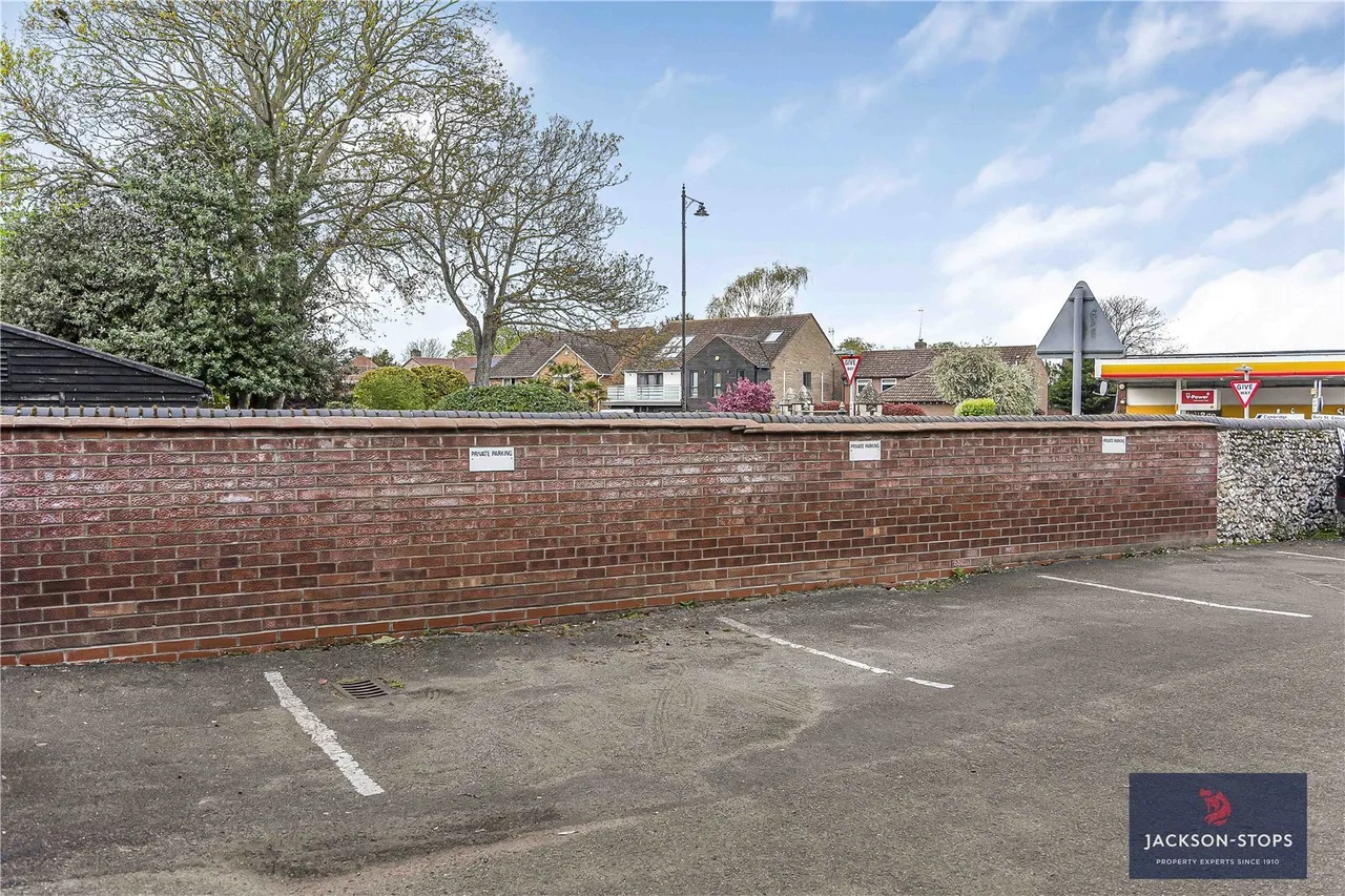 Newmarket, CB8, photo 16