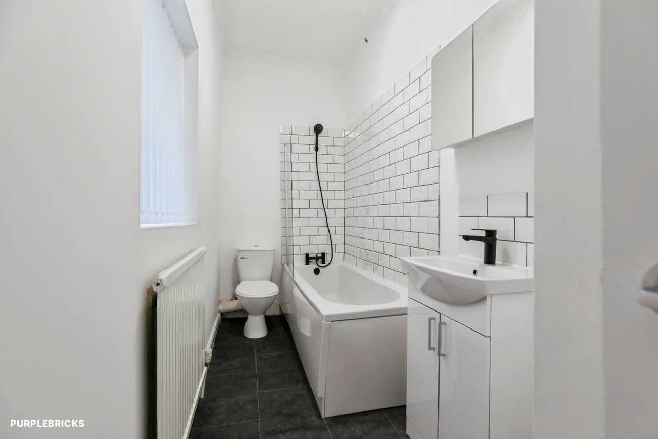 Middle Cliff Lane, Barnsley, S72, photo 7