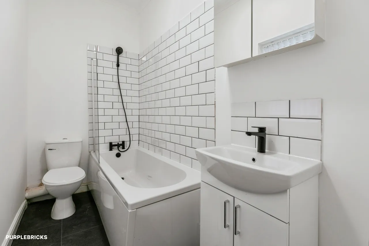 Middle Cliff Lane, Barnsley, S72, photo 8