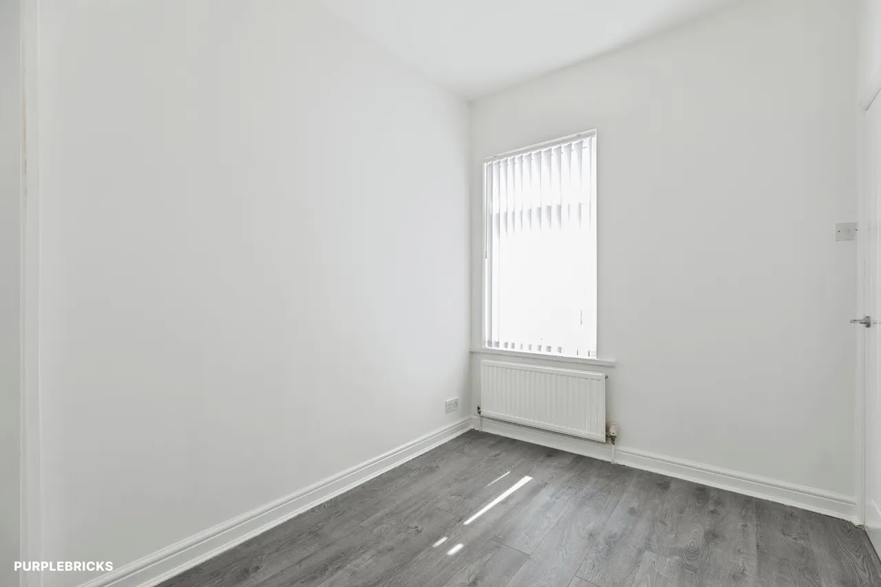 Middle Cliff Lane, Barnsley, S72, photo 12