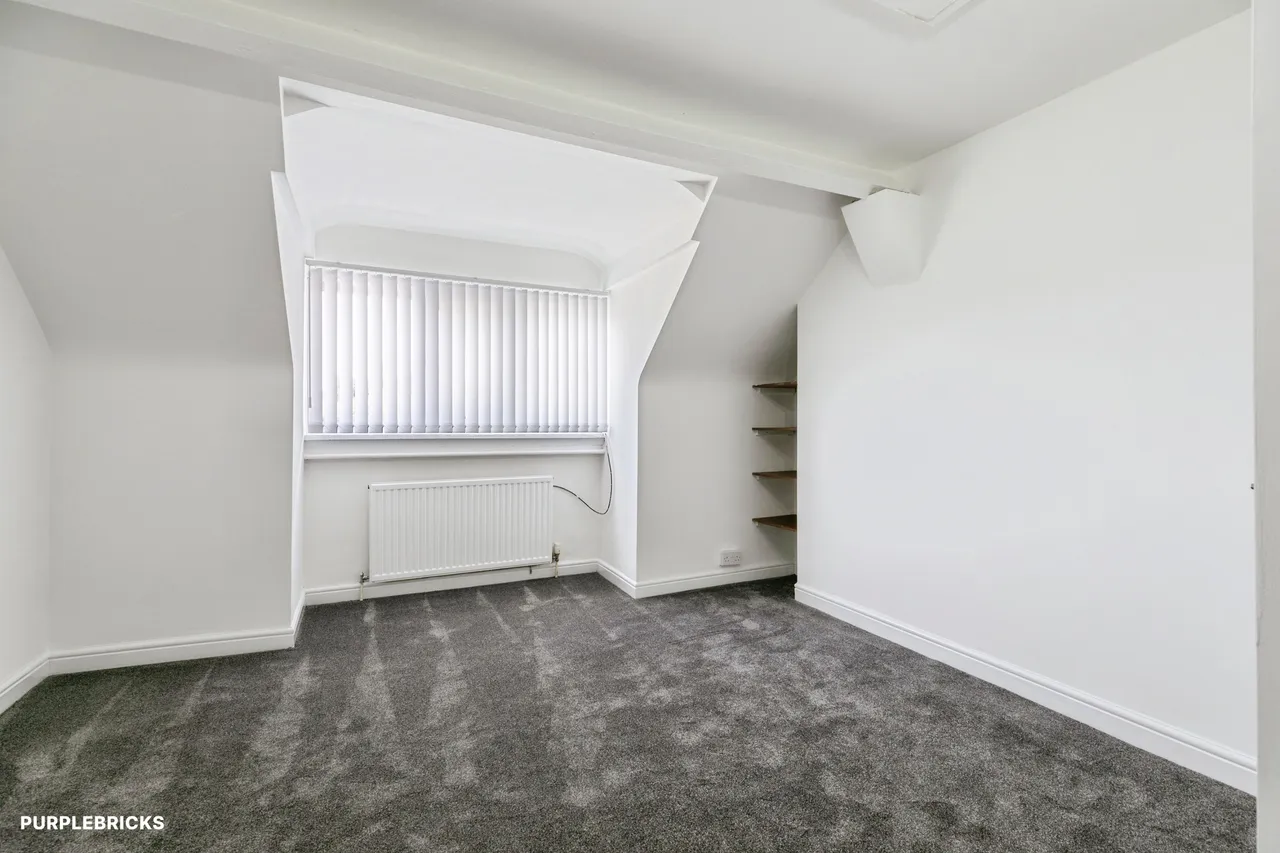 Middle Cliff Lane, Barnsley, S72, photo 15