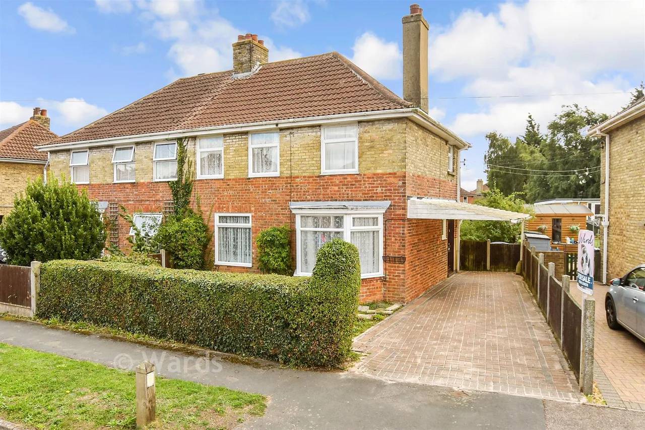 3 bed house for sale, St. John's Road, Elvington, CT15