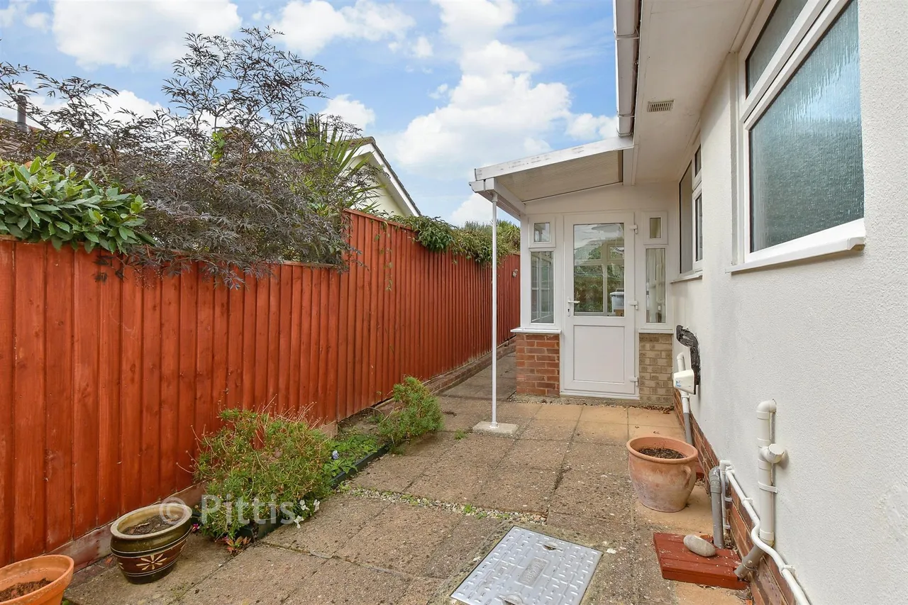 Howgate Close, Bembridge, PO35, photo 12