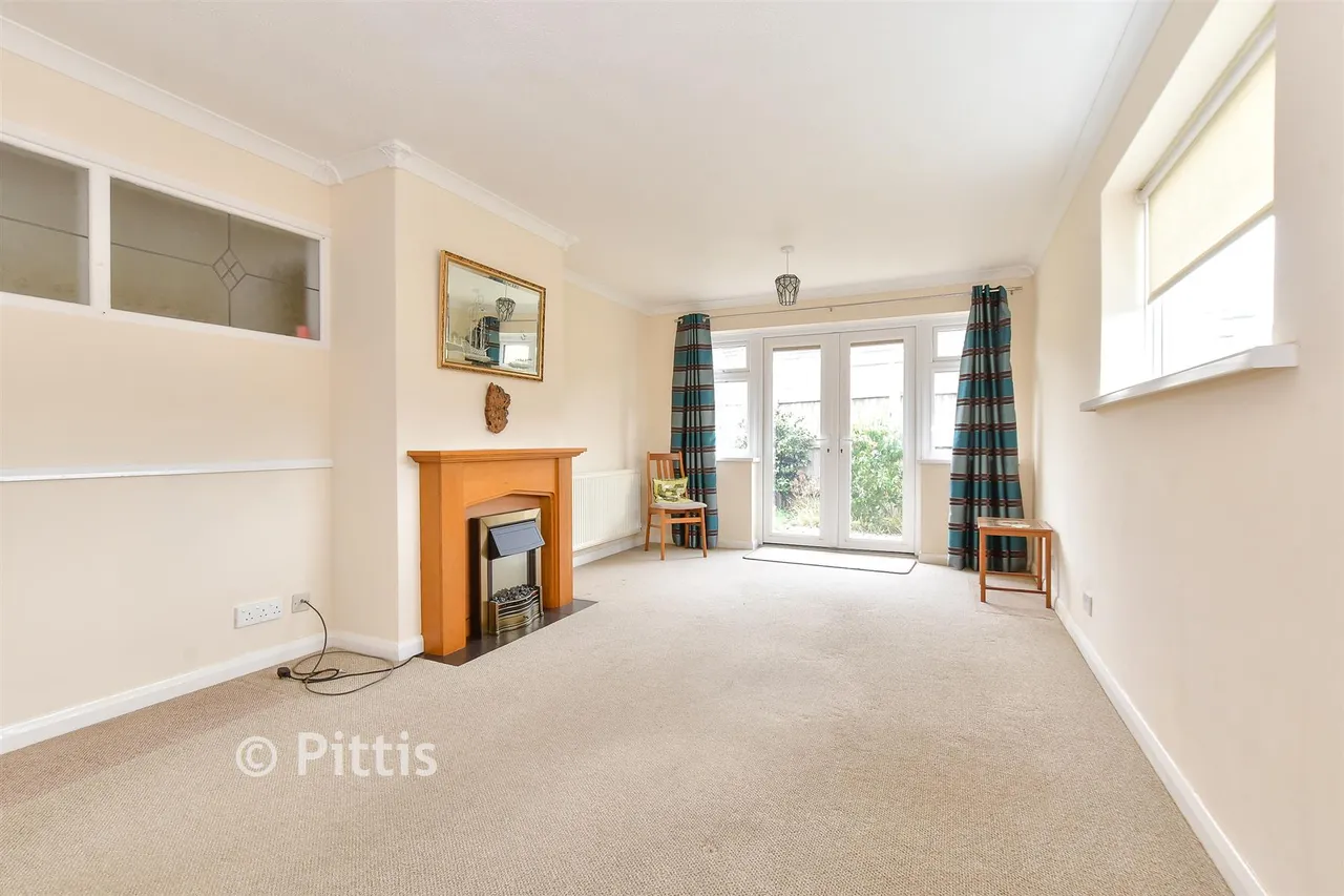 Howgate Close, Bembridge, PO35, photo 3