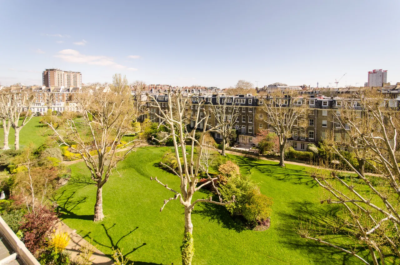 Top Floor, 35 Warrington Crescent, London, photo 5