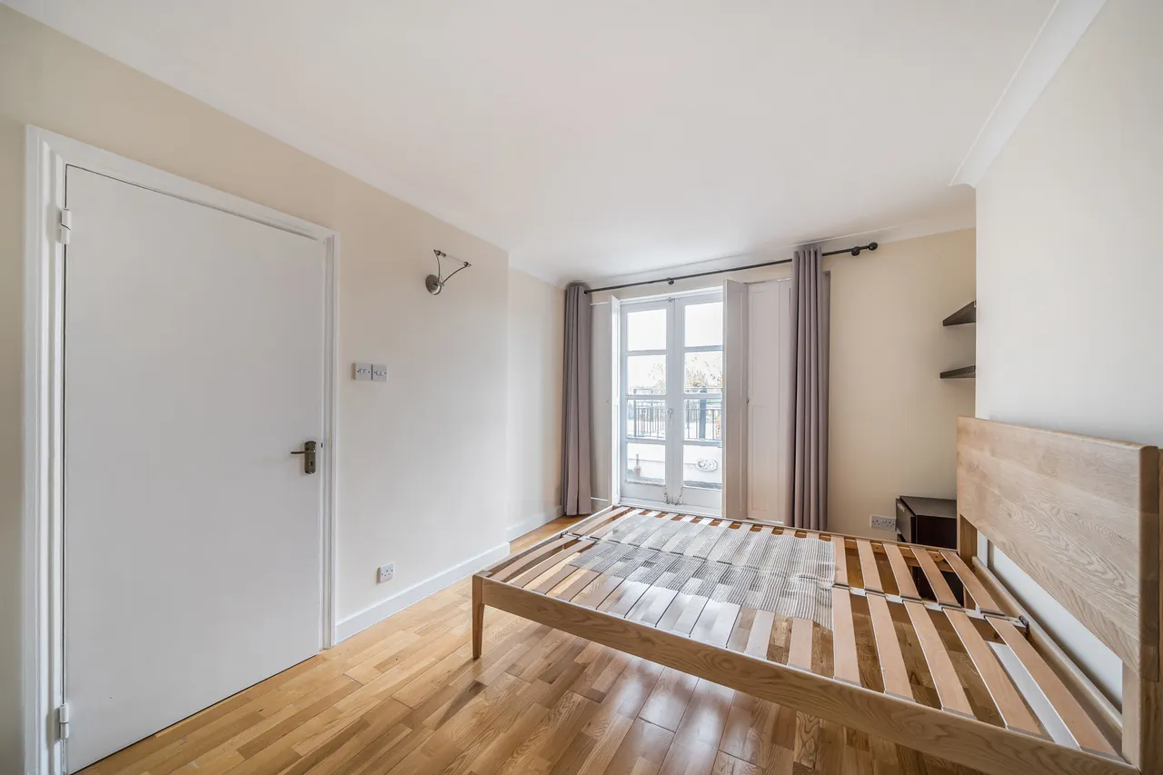 Top Floor, 35 Warrington Crescent, London, photo 7