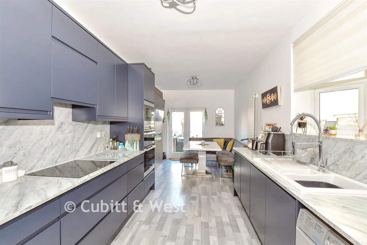 Wymering Road, North End, PO2, photo 2