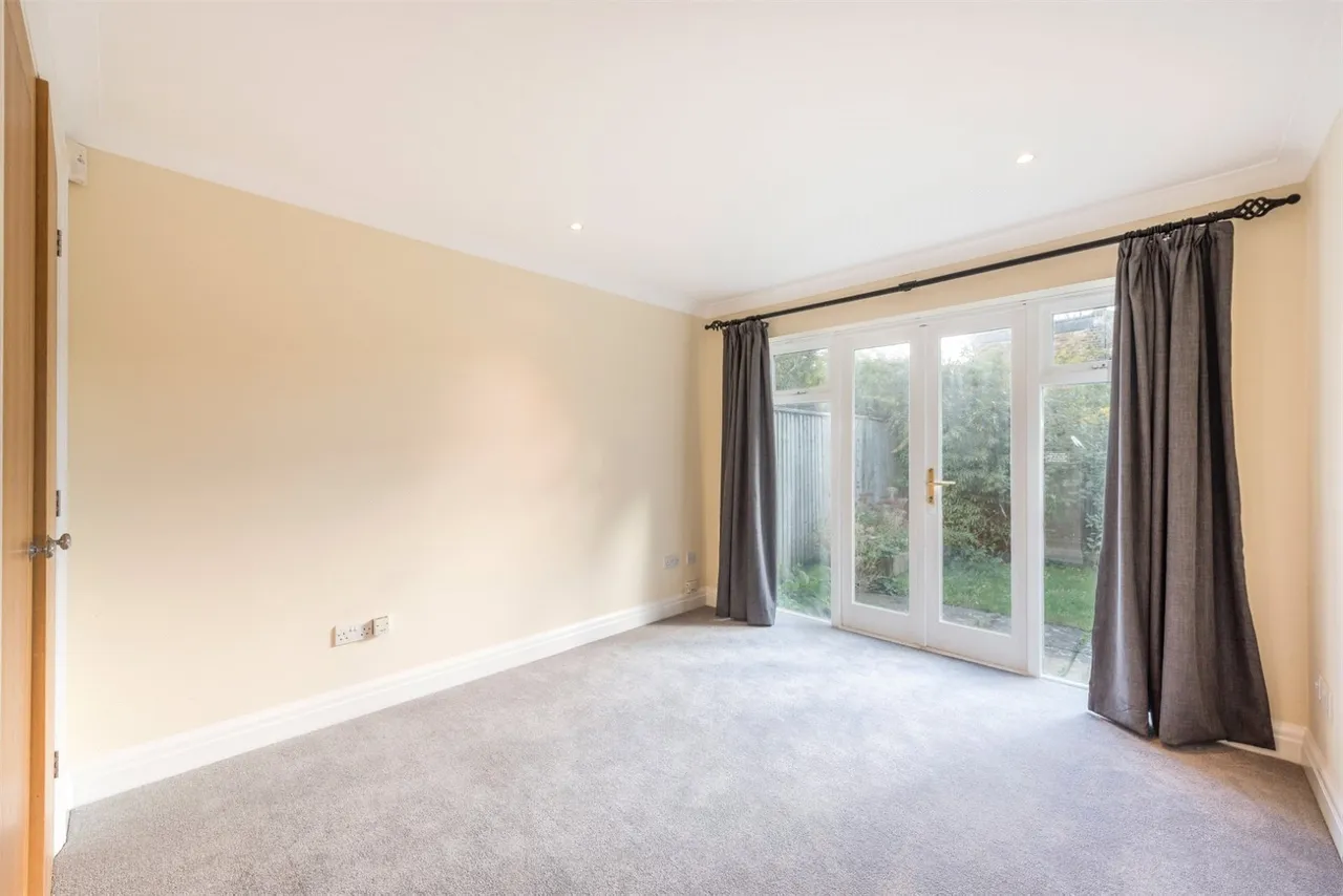 Knights Place, Twickenham, TW2, photo 4