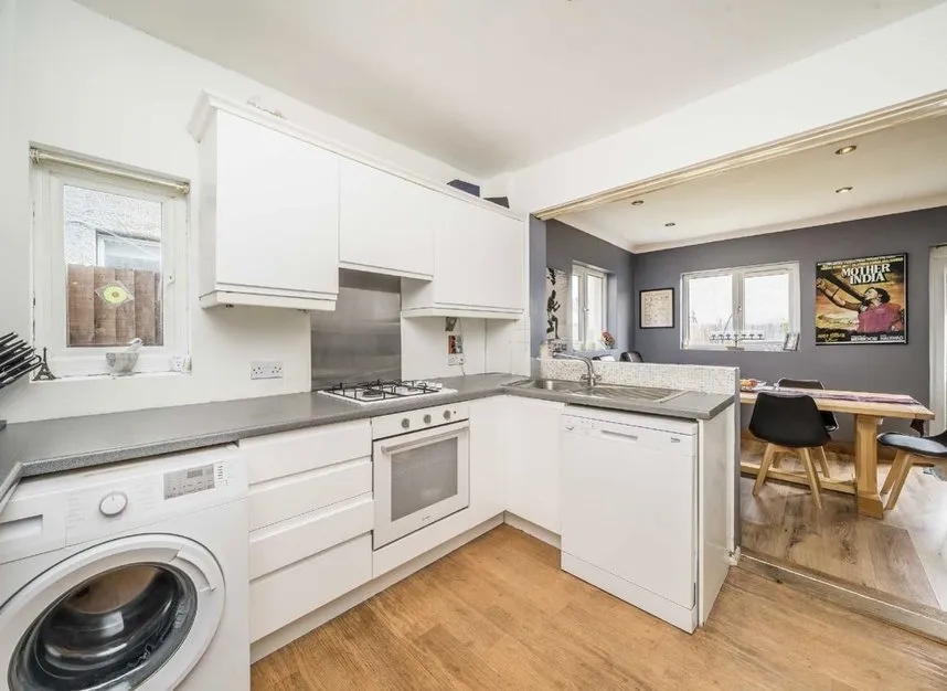 Green Lane, Sunbury-On-Thames, TW16, photo 3