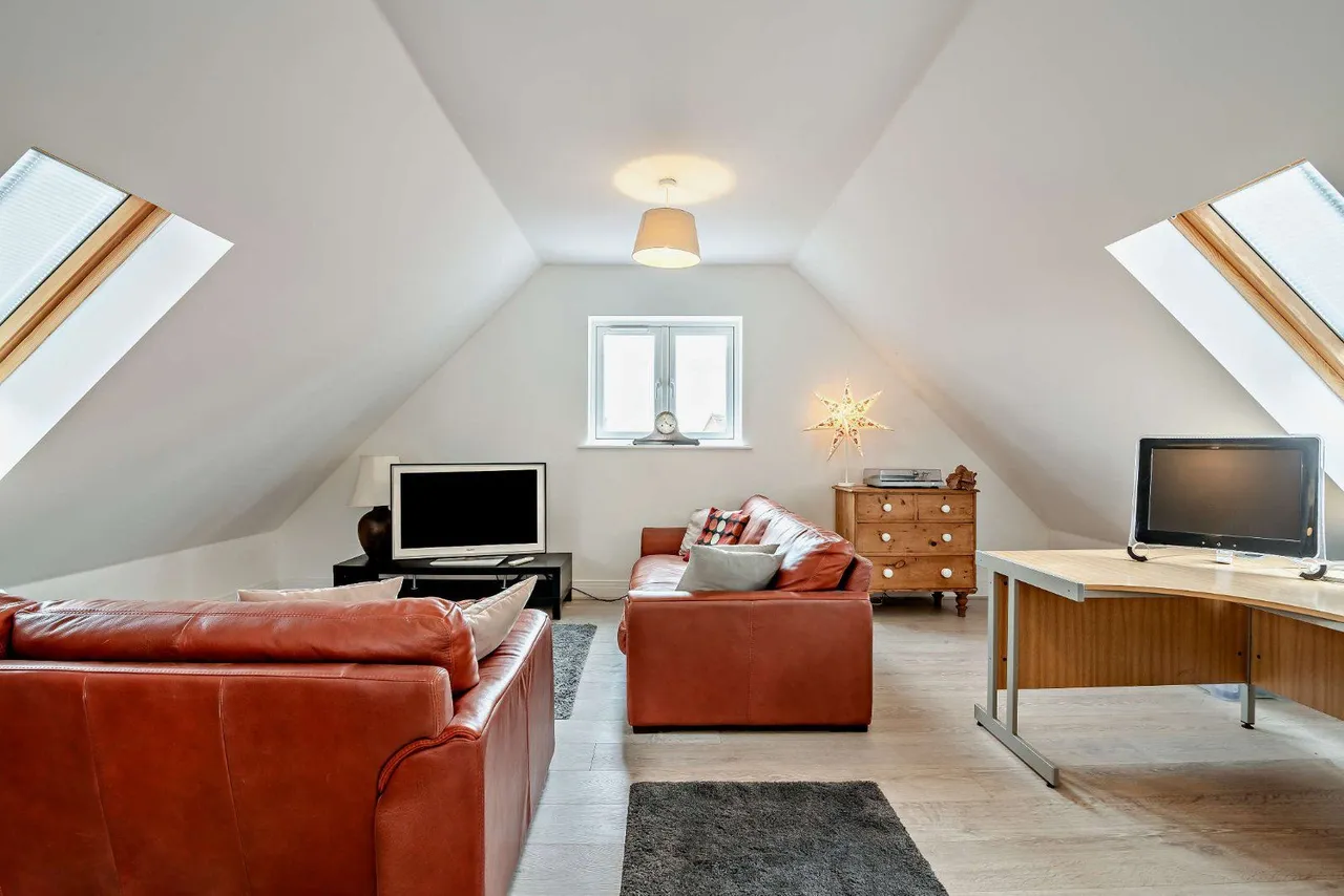 Sir Geoffrey Todd Walk, Midhurst, GU29, photo 19