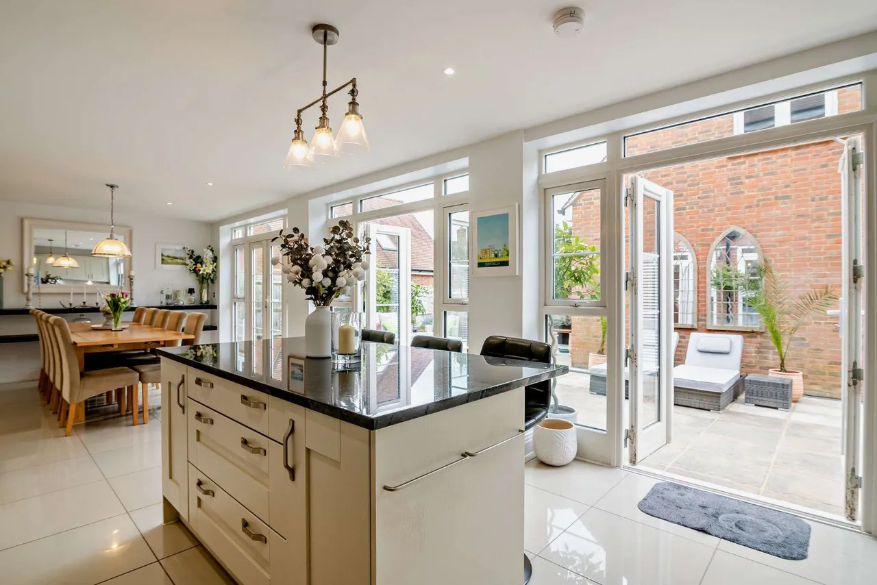 Sir Geoffrey Todd Walk, Midhurst, GU29, photo 7