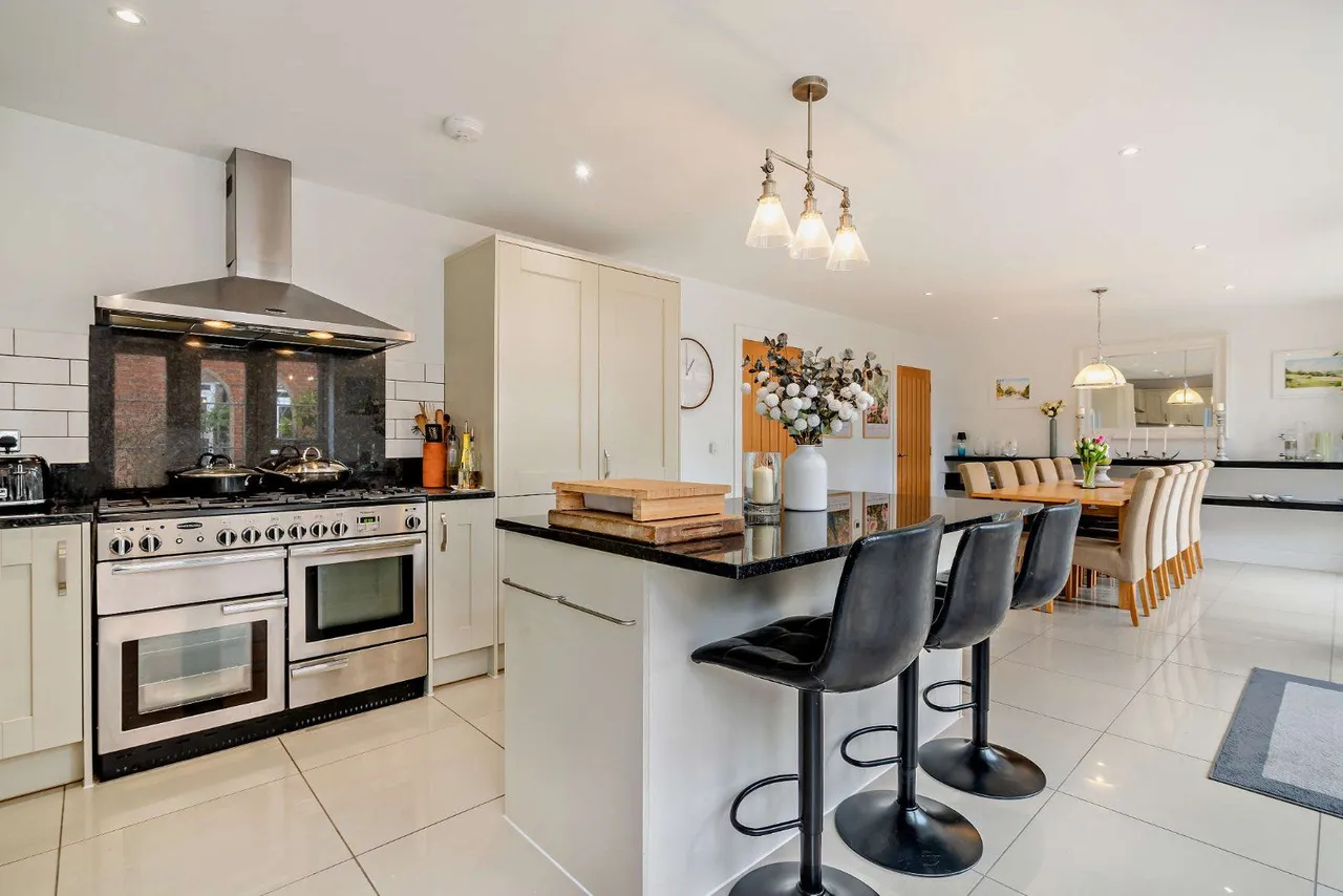 Sir Geoffrey Todd Walk, Midhurst, GU29, photo 2