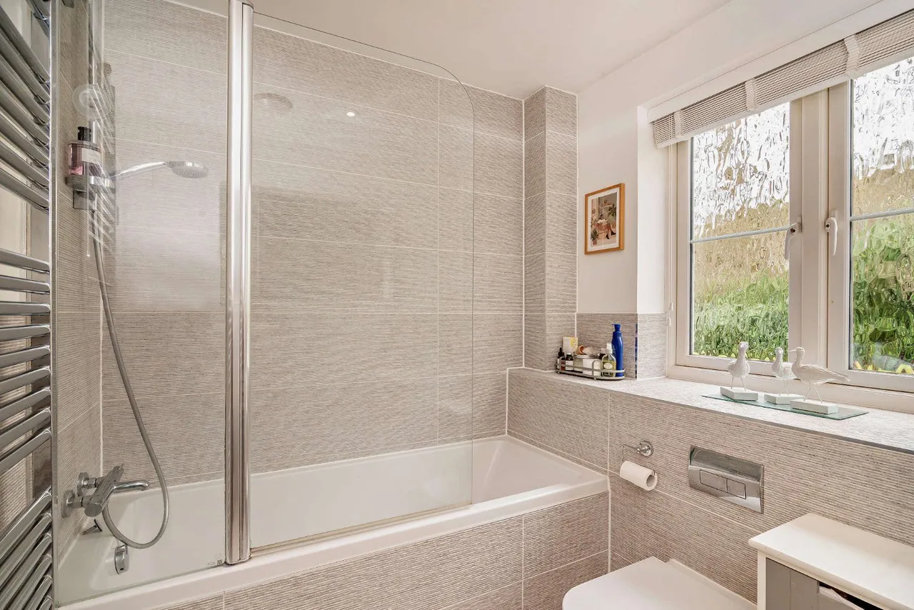 Sir Geoffrey Todd Walk, Midhurst, GU29, photo 16