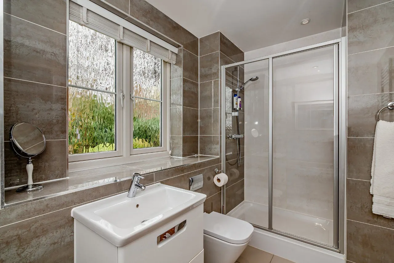 Sir Geoffrey Todd Walk, Midhurst, GU29, photo 14