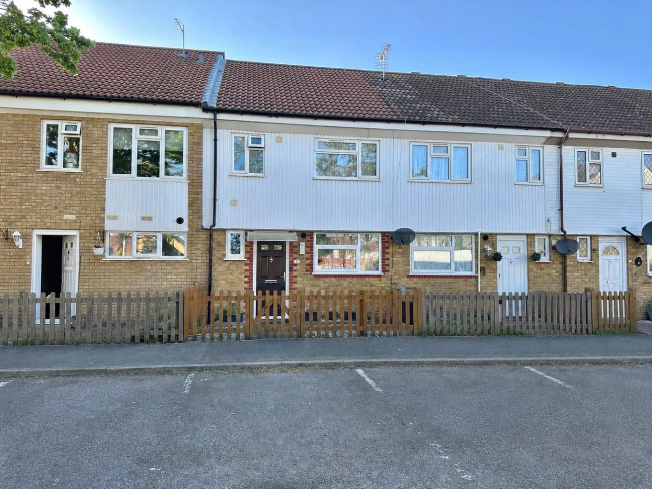 3 bed house for sale, Lundy Drive, Hayes, UB3