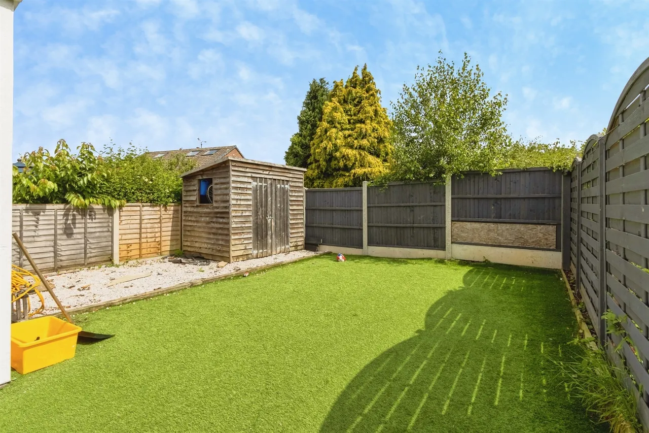 Denesway, Garforth, LS25, photo 15