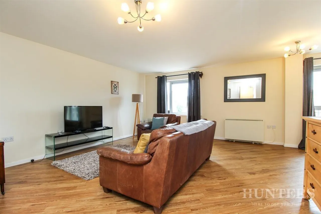 Low Street, Sunderland, SR1, photo 2