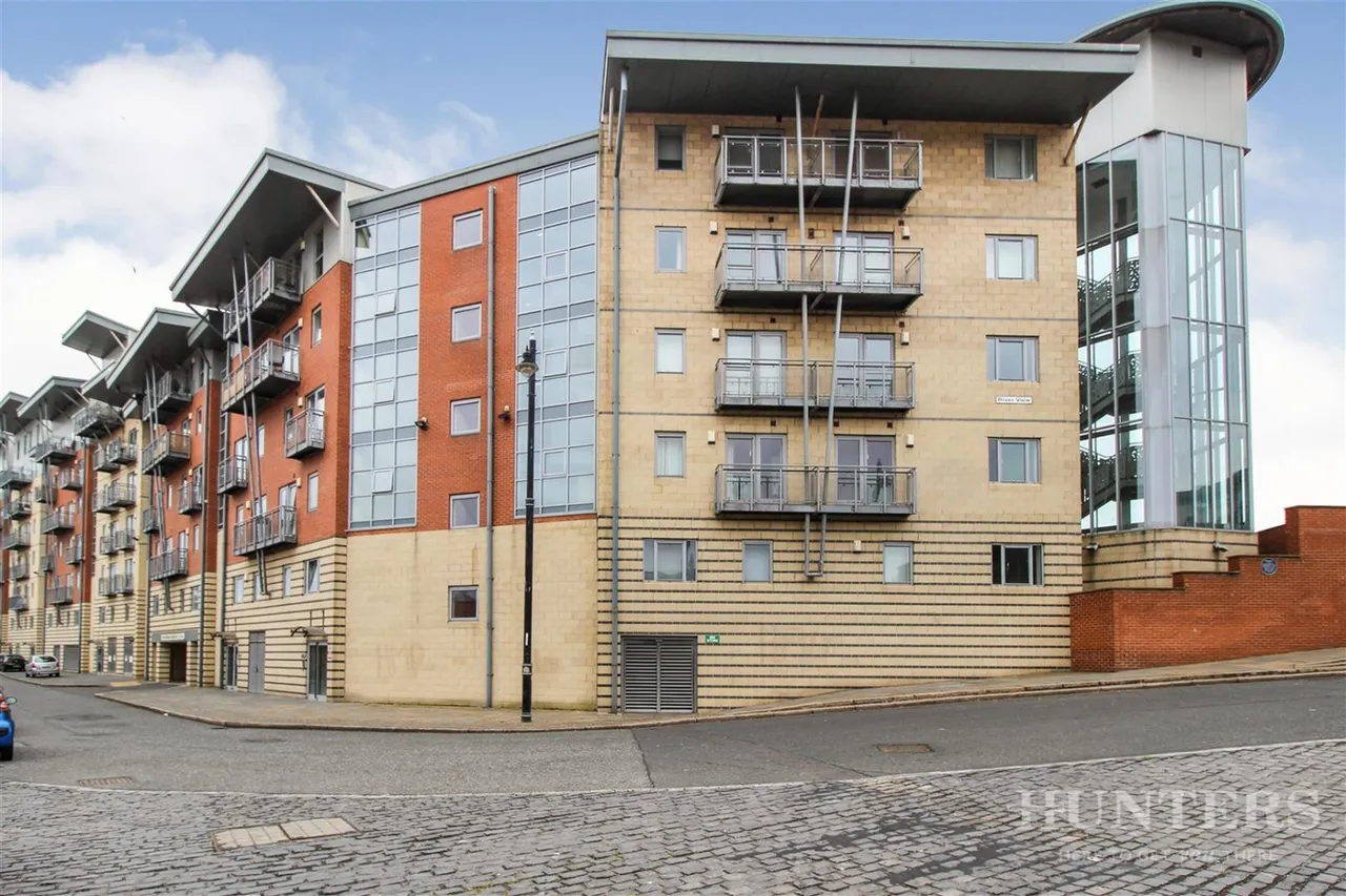2 bed flat to rent, Low Street, Sunderland, SR1