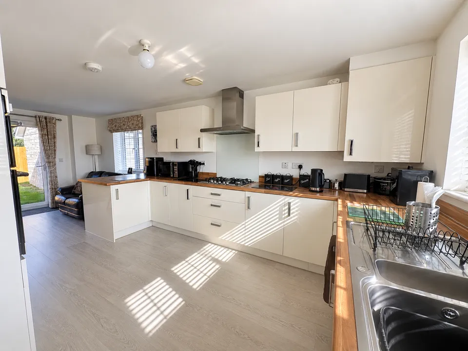 Pearmain Road, Somerton, photo 7