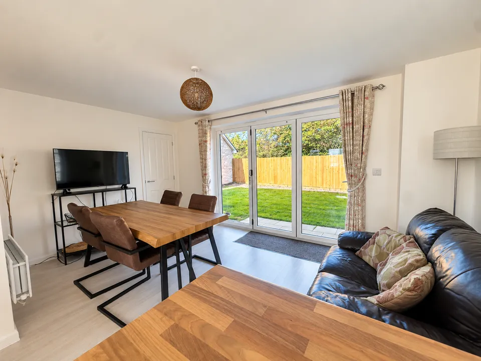 Pearmain Road, Somerton, photo 9