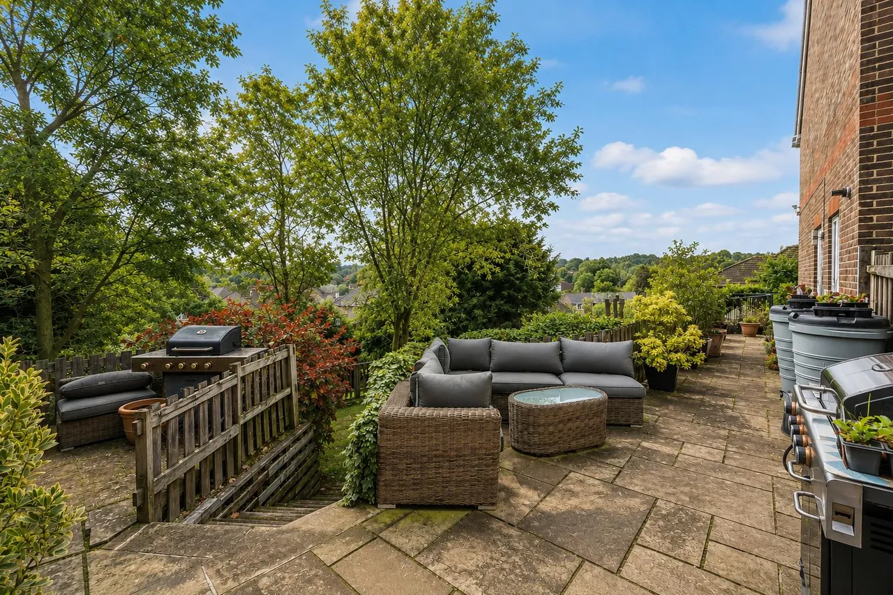 St. Margaret Drive, Epsom, KT18, photo 3