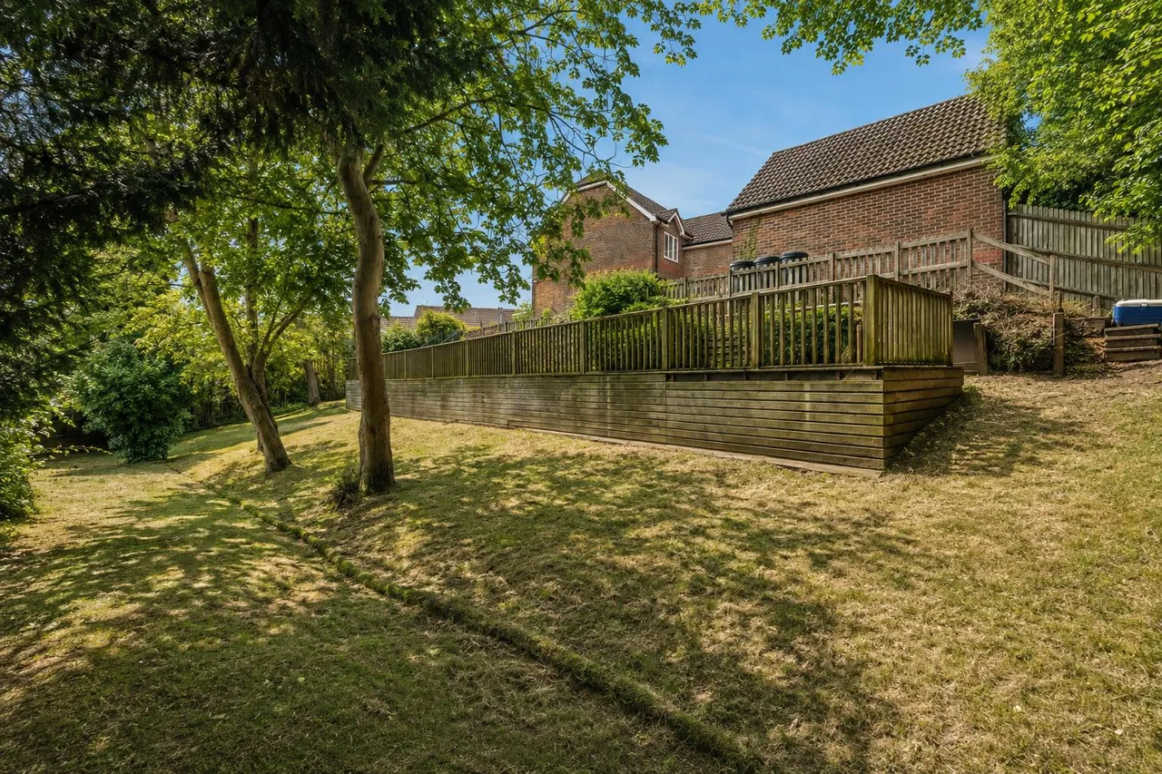St. Margaret Drive, Epsom, KT18, photo 24