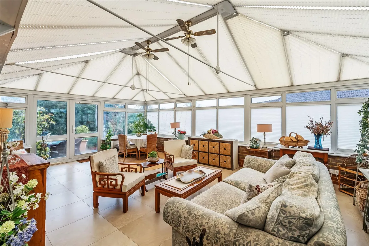 St. Margaret Drive, Epsom, KT18, photo 12