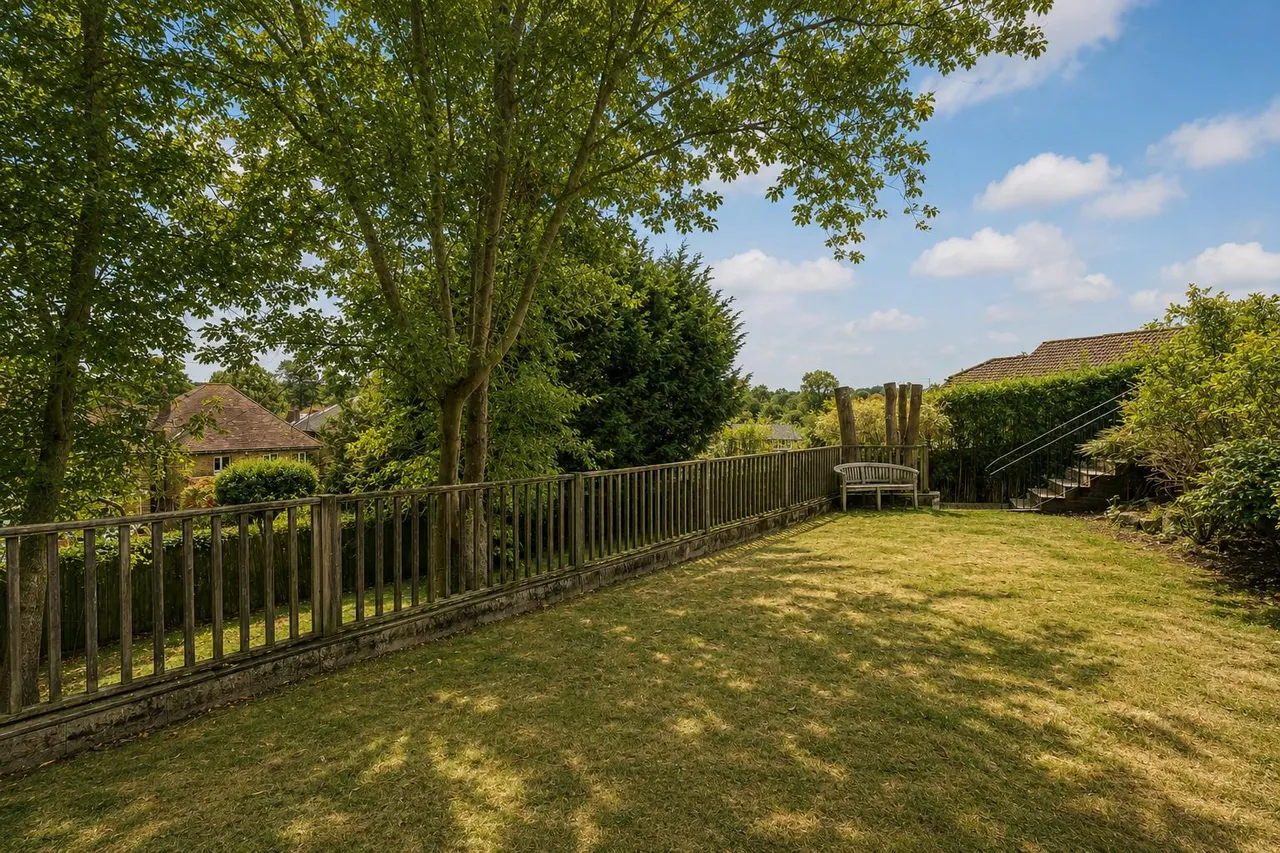 St. Margaret Drive, Epsom, KT18, photo 23